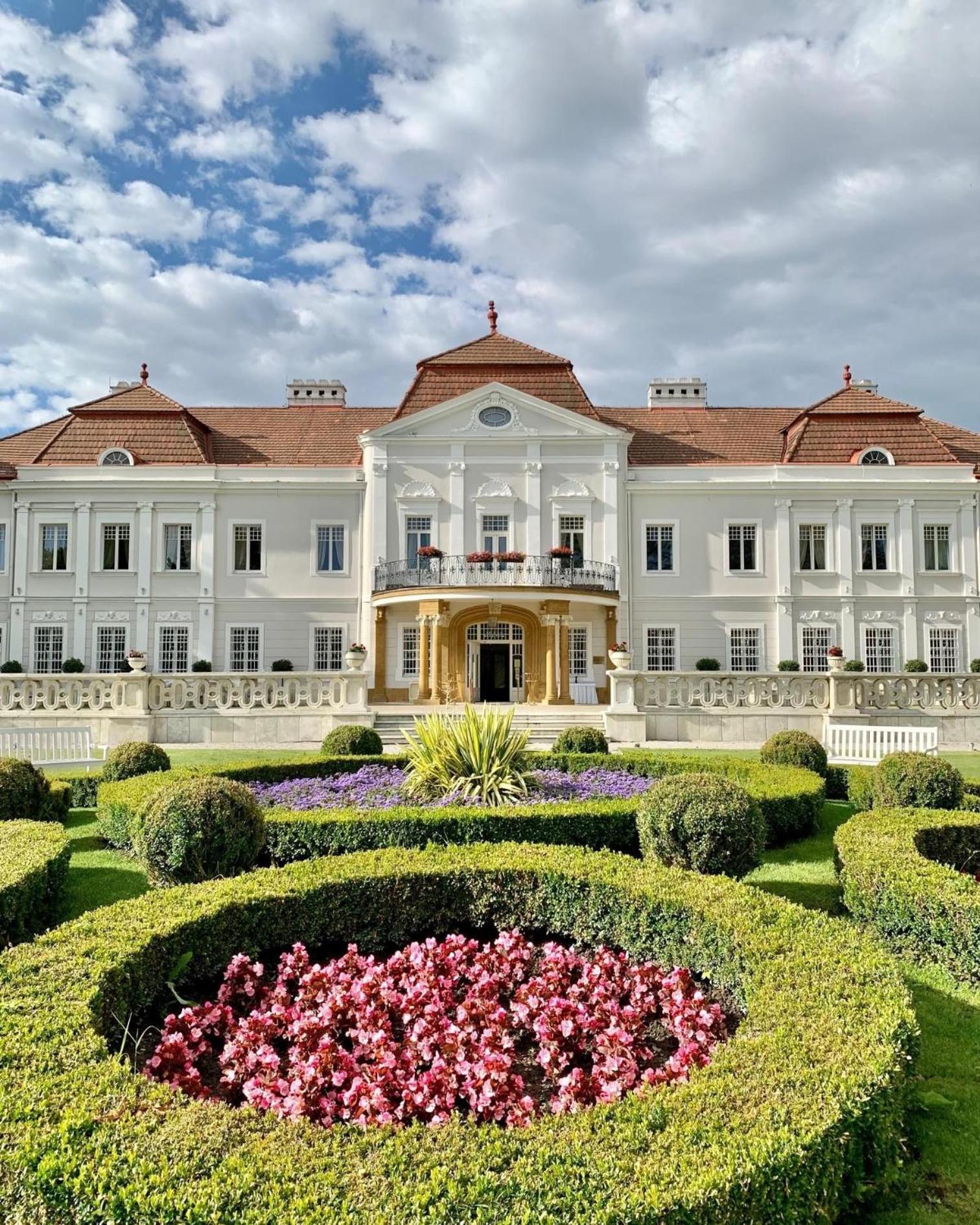 Art Hotel Kastiel Tomasov Exterior foto
