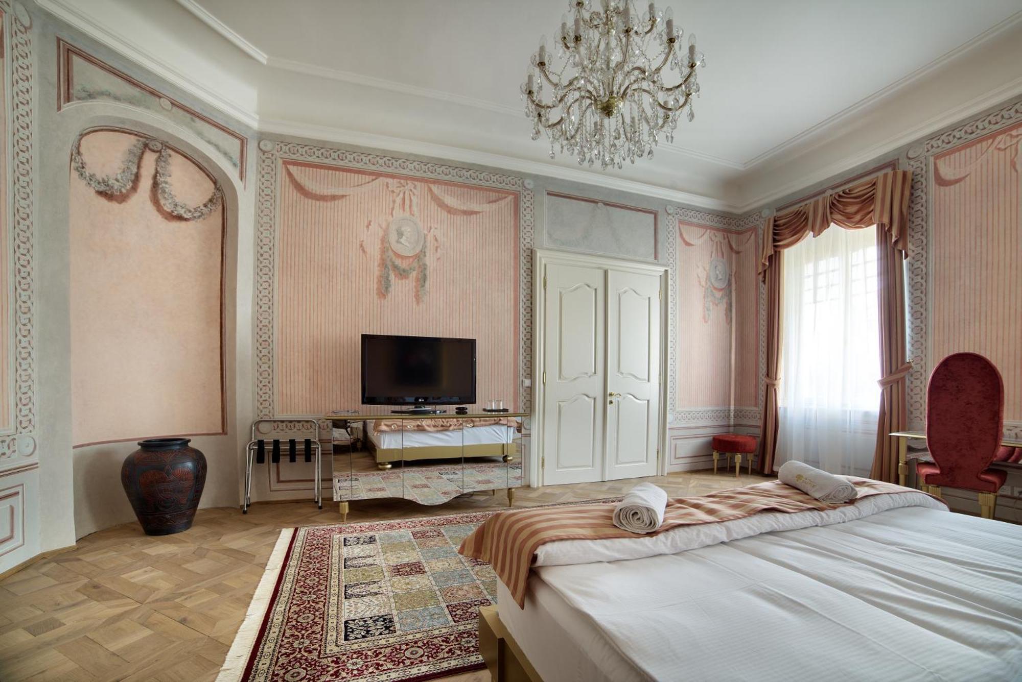 Art Hotel Kastiel Tomasov Quarto foto