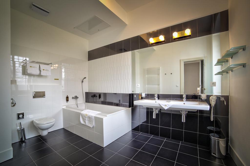 Art Hotel Kastiel Tomasov Quarto foto