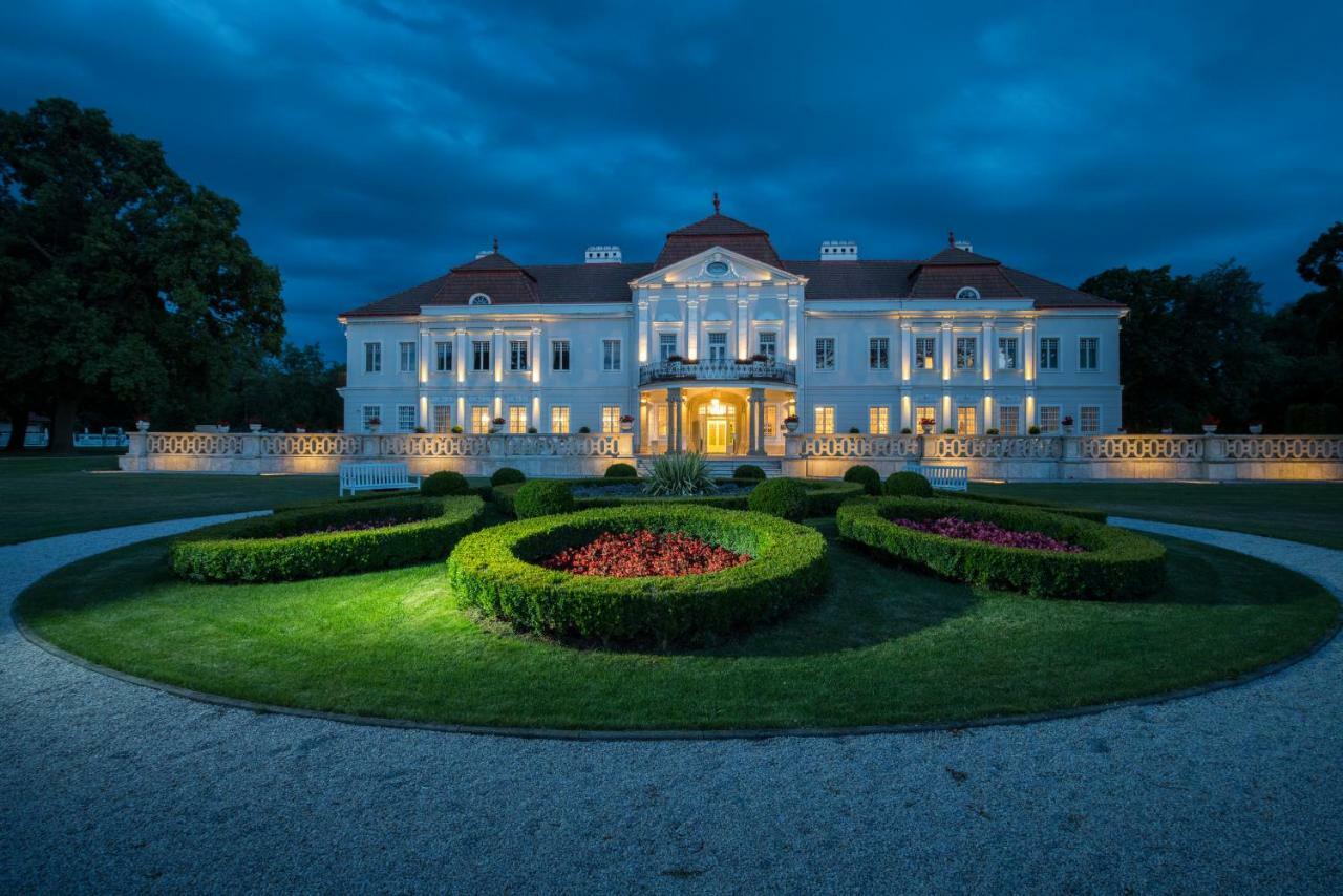 Art Hotel Kastiel Tomasov Exterior foto